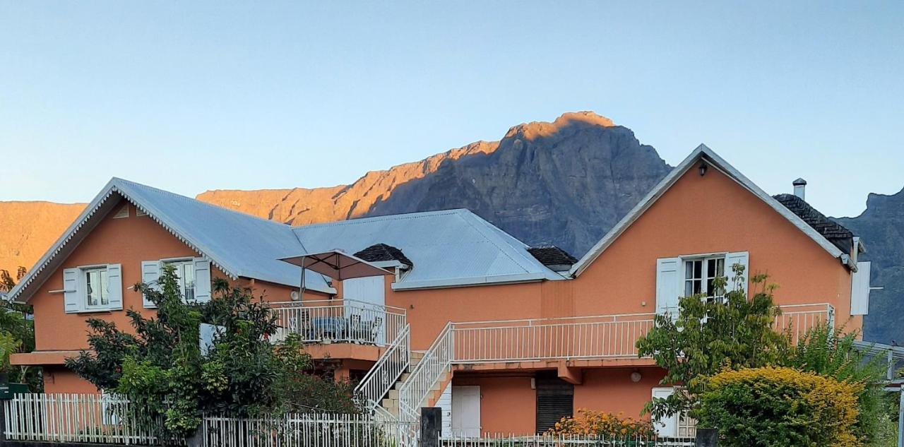 GÎTE les cimes caloupilon Cilaos Extérieur photo