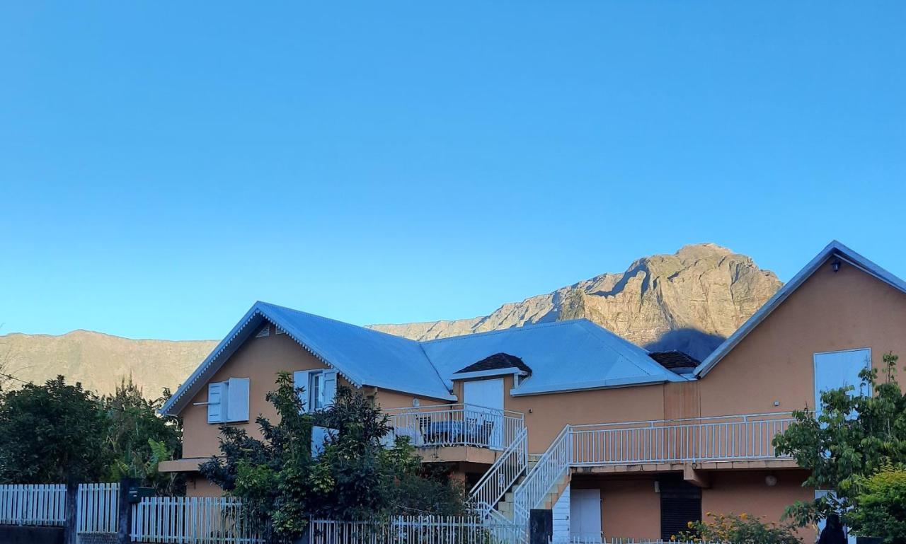 GÎTE les cimes caloupilon Cilaos Extérieur photo